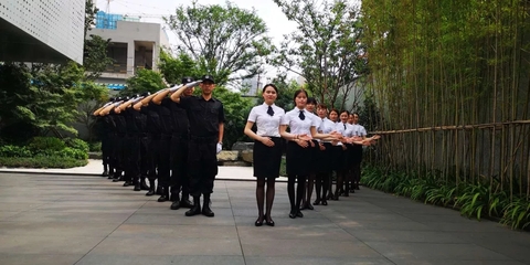 保利物業(yè)服務(wù)股份 引領(lǐng)品質(zhì)生活，鑄就物業(yè)管理新標(biāo)桿